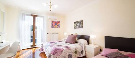 1 habitación, wifi y ropa de cama