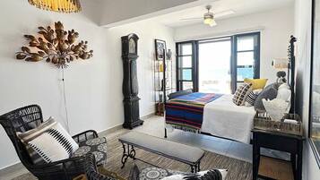 8 bedrooms, in-room safe, free WiFi, bed sheets