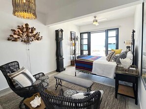 8 عدّة غرف نوم وخزنة داخل الغرفة وواي فاي مجانًا وملاءات أسرّة