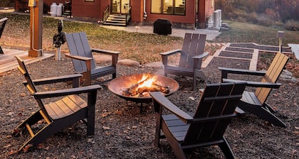 Luxury Escape with Panoramic Mountains Views