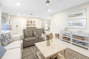 Fireplace - Spacious 4BR Home Near Indian Rocks Beach (Pinellas County)