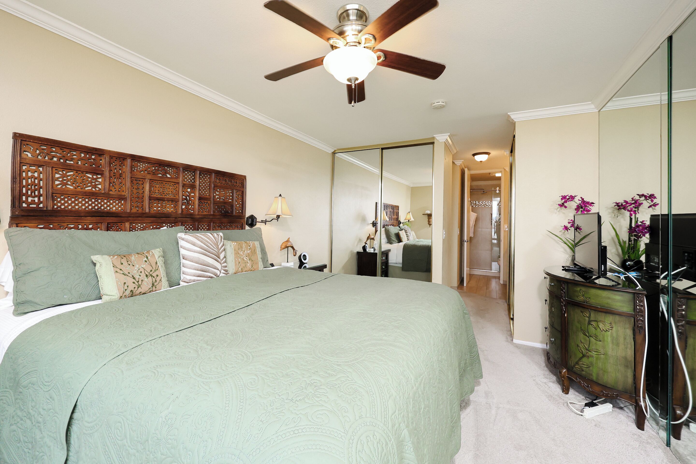 Condo, 1 King Bed with Sofa bed, Pool Access, Ocean View (F211 ) | 2 bedrooms, individually decorated, individually furnished, bed sheets