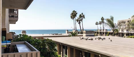 Lejlighed - 1 kingsize-seng - adgang til pool - havudsigt (A117) | Overnatningsstedets område