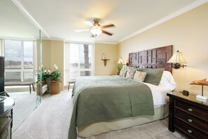 コンドミニアム キングベッド 1 台ソファーベッド付き プールアクセス オーシャンビュー (F211 ) | 2 室のベッドルーム、客室ごとに異なる装飾、客室ごとに異なるインテリア、ベッドシーツ