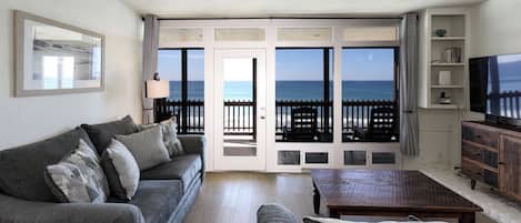 公寓客房, 多張床, 露台, 花園景 (1025A Beachfront Retreat A) | 客廳