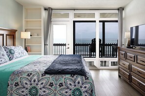 Condo, várias camas, sacada, vista para o jardim (1025A Beachfront Retreat A) | 2 quartos, individualmente decorados, individualmente mobiliados