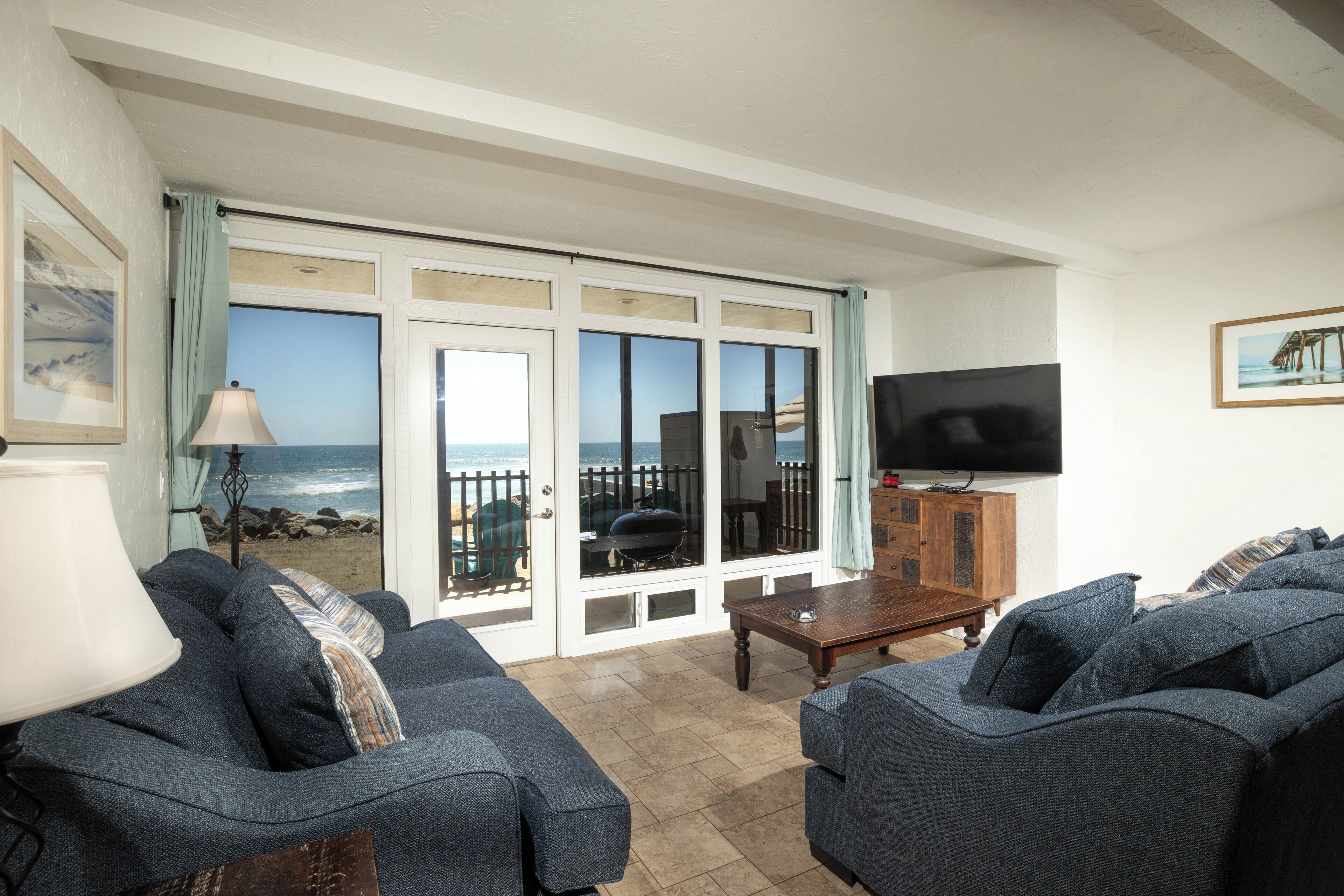 Appart'hôtel, plusieurs lits, patio, vue océan (1025C) | Coin séjour