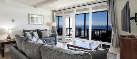 Condo, Multiple Beds, Balcony, Ocean View (1025B) | Living area