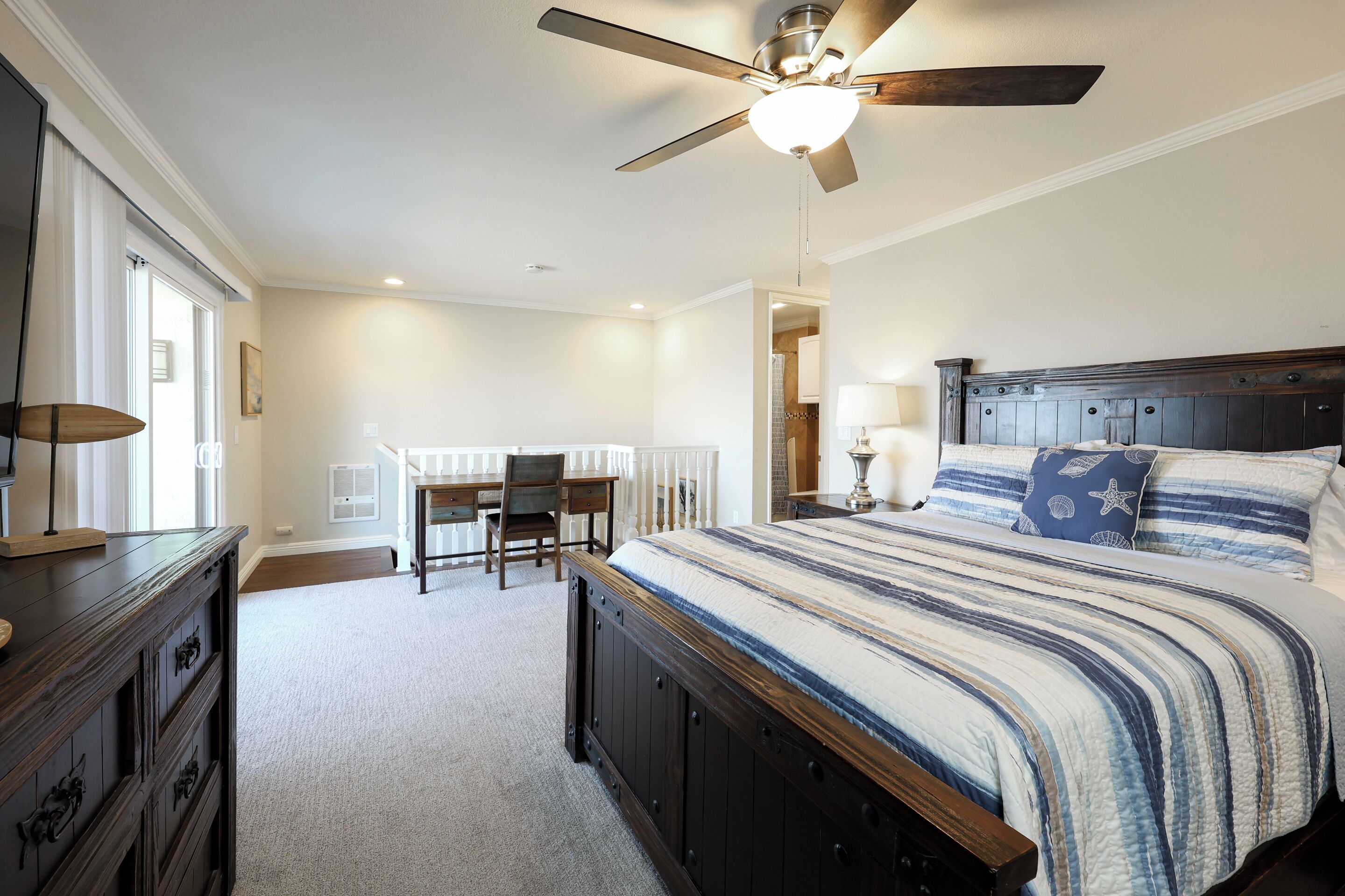 Condo, várias camas, acesso à piscina, vista para o oceano (B319) | 2 quartos, individualmente decorados, individualmente mobiliados