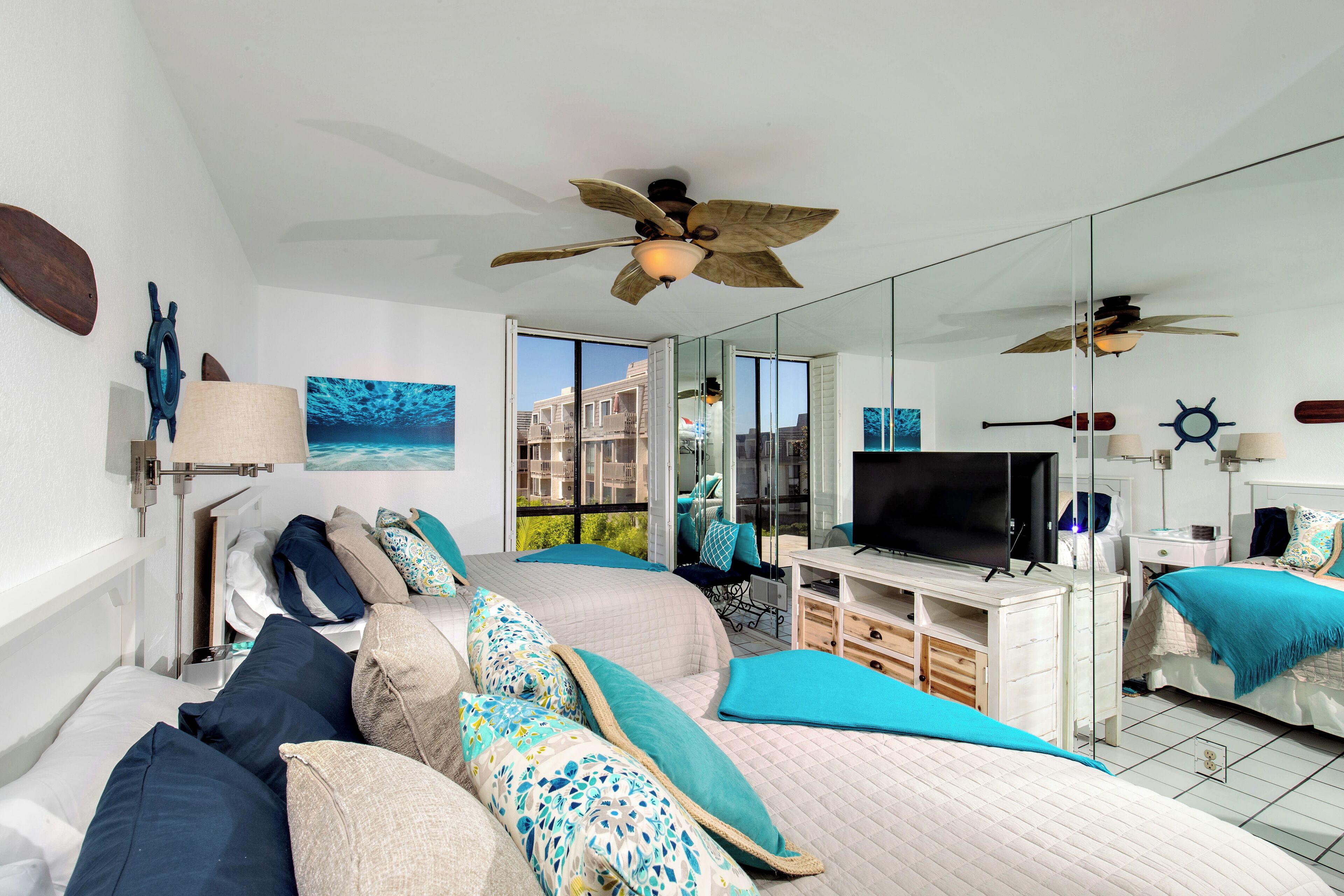 Condo, 2 camas Queen size, acceso a la alberca, vista al jardín (B203) | 2 habitaciones, decoración personalizada y muebles diferentes 