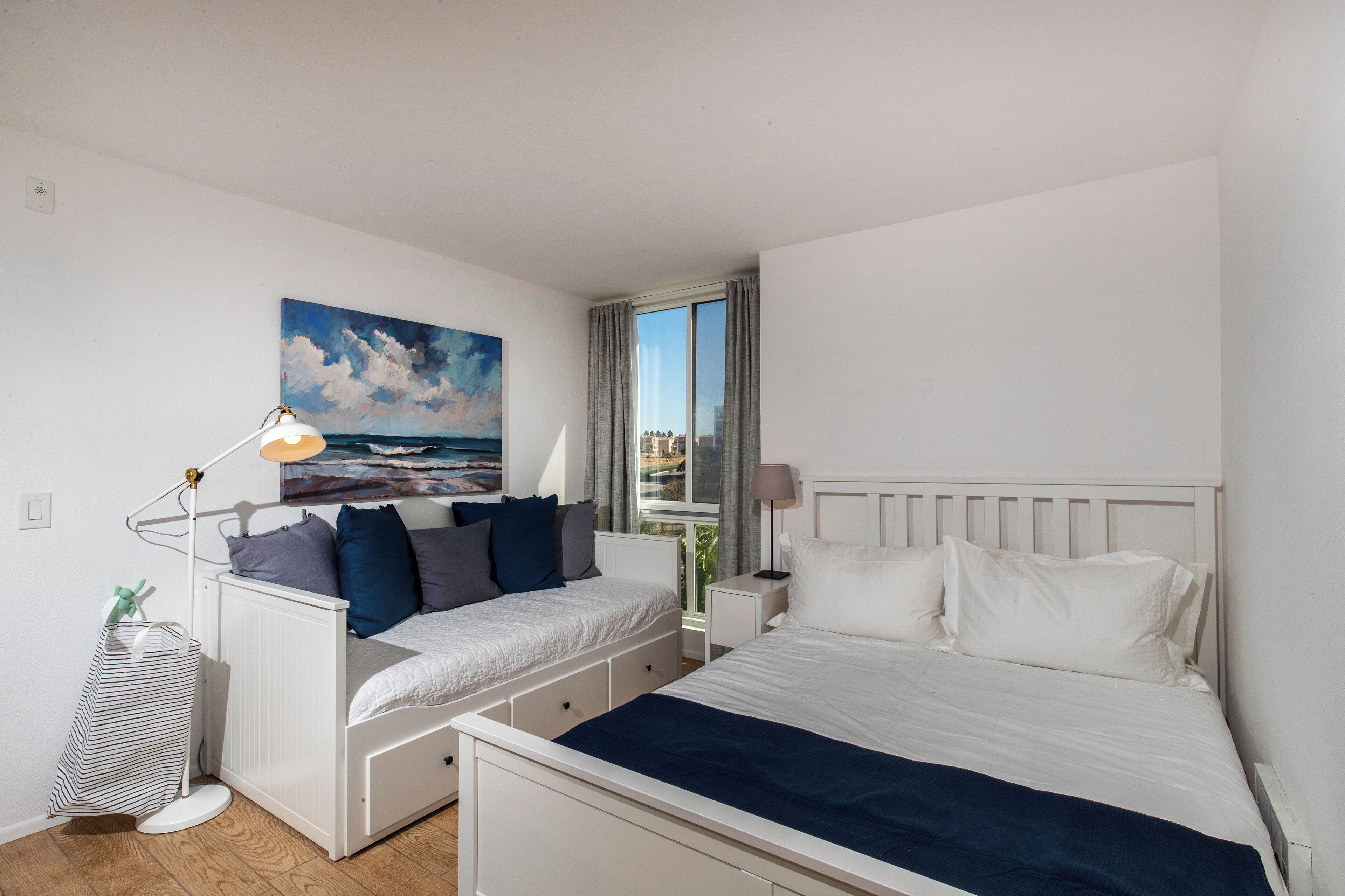 2 عدّة غرف نوم وبديكورات فريدة لكل غرفة وطراز فريد لكل وحدة