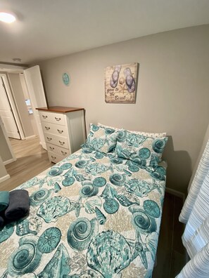 6 bedrooms, iron/ironing board, free WiFi, bed sheets