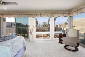 Condo, varias camas, acceso a la alberca, vista al jardín (B315) | 1 habitación, decoración personalizada y muebles diferentes 