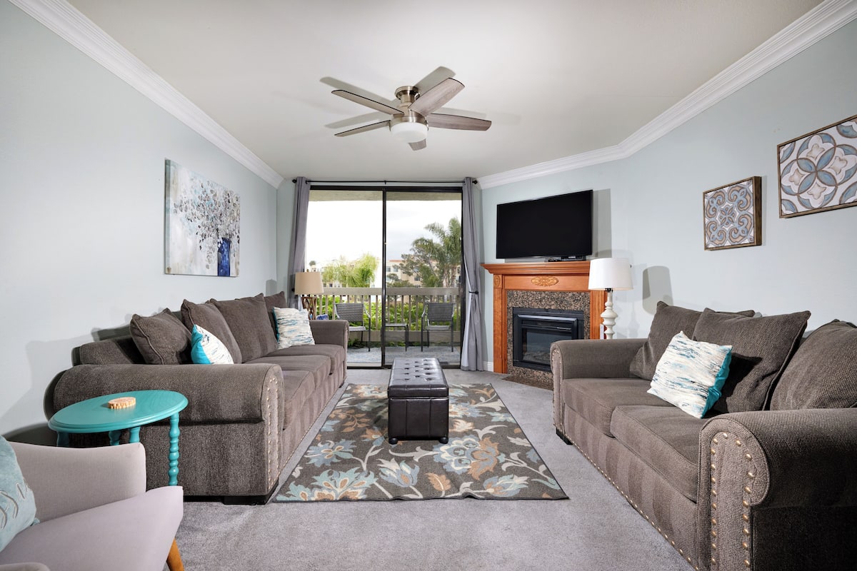 Condo, Multiple Beds, Pool Access, Ocean View (G308 ) | Living area | TV, fireplace