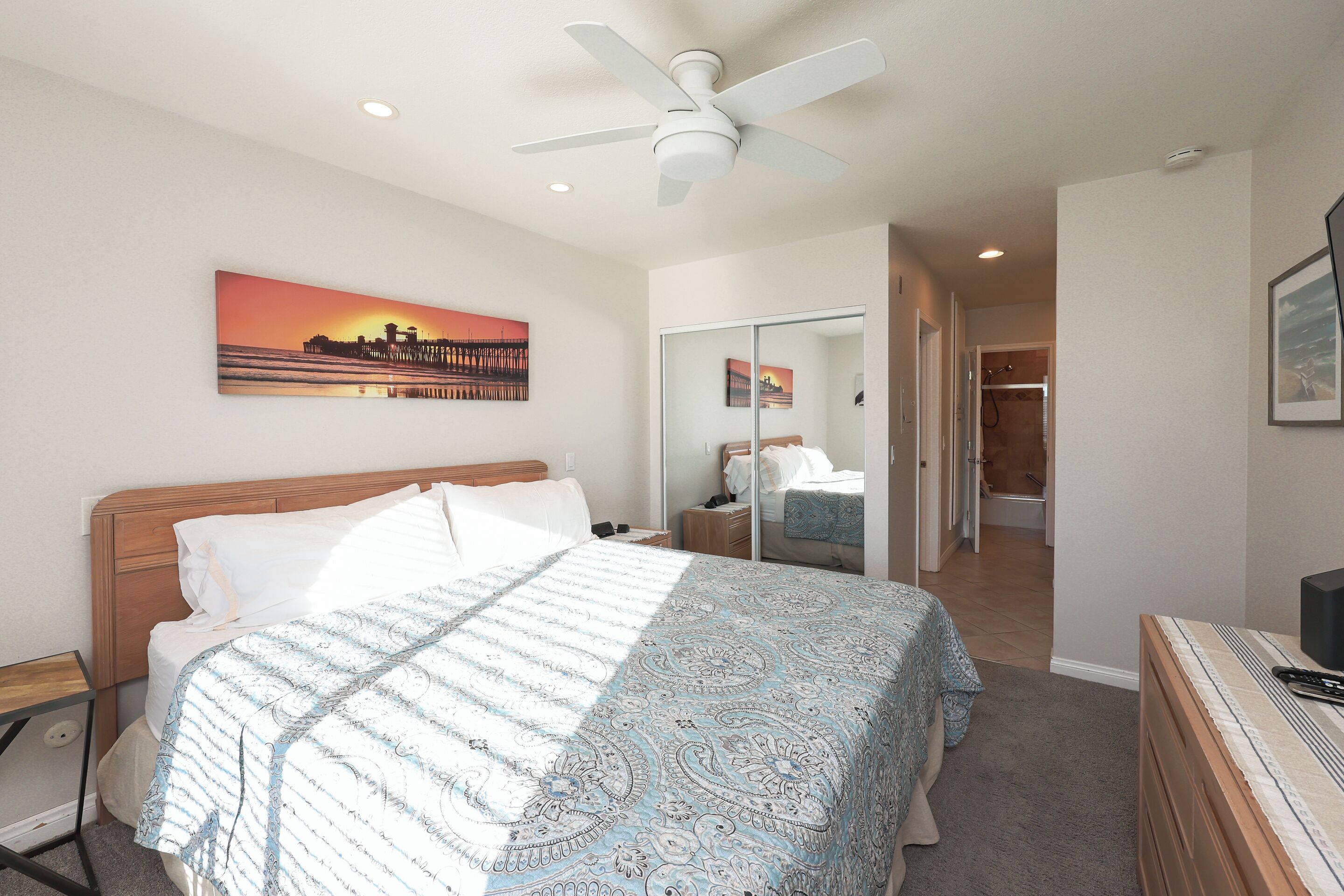 1 habitación, decoración personalizada y muebles diferentes 