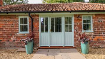 Cottage | Front of property