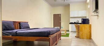 GoBravo Dev Palace & Studio Apartments