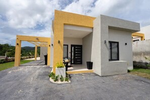 Exterior - Serenity Views - family-friendly villa in gated community near major attractions (Ocho Rios)