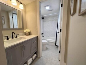 Hair dryer - 2BR/2BA Renovated Condo under 1 mile to Toomers (Auburn)