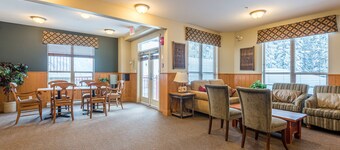 Ski right from your door in this bright, ground level condo at Creekside