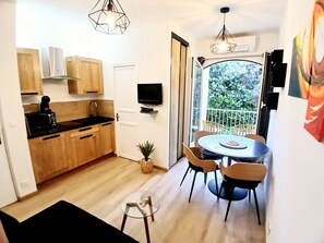 Interior - Gites-sassone, Studio Entre Calvi et L'ile Rousse, au Bord de mer (Lumio)