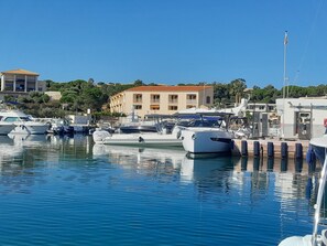 Marina - Gites-sassone, Studio Entre Calvi et L'ile Rousse, au Bord de mer (Lumio)