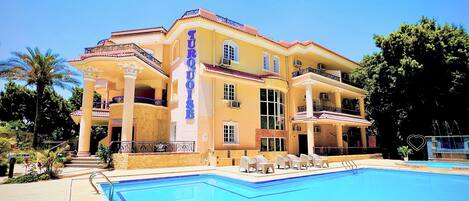 Façade de lâhĂ©bergement