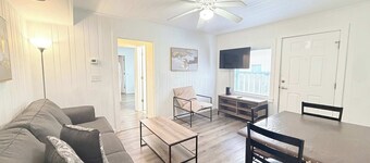 North MB Cozy 2 BD across from the beach