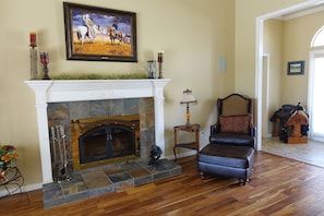 Interior - Oasis of the Plains, minutes from WTAMU and Palo Duro Canyon. (Canyon)
