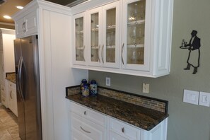 Interior - Oasis of the Plains, minutes from WTAMU and Palo Duro Canyon.  (Canyon)