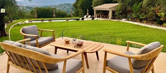 Valbonne Villa with fantastic view and large swimming pool