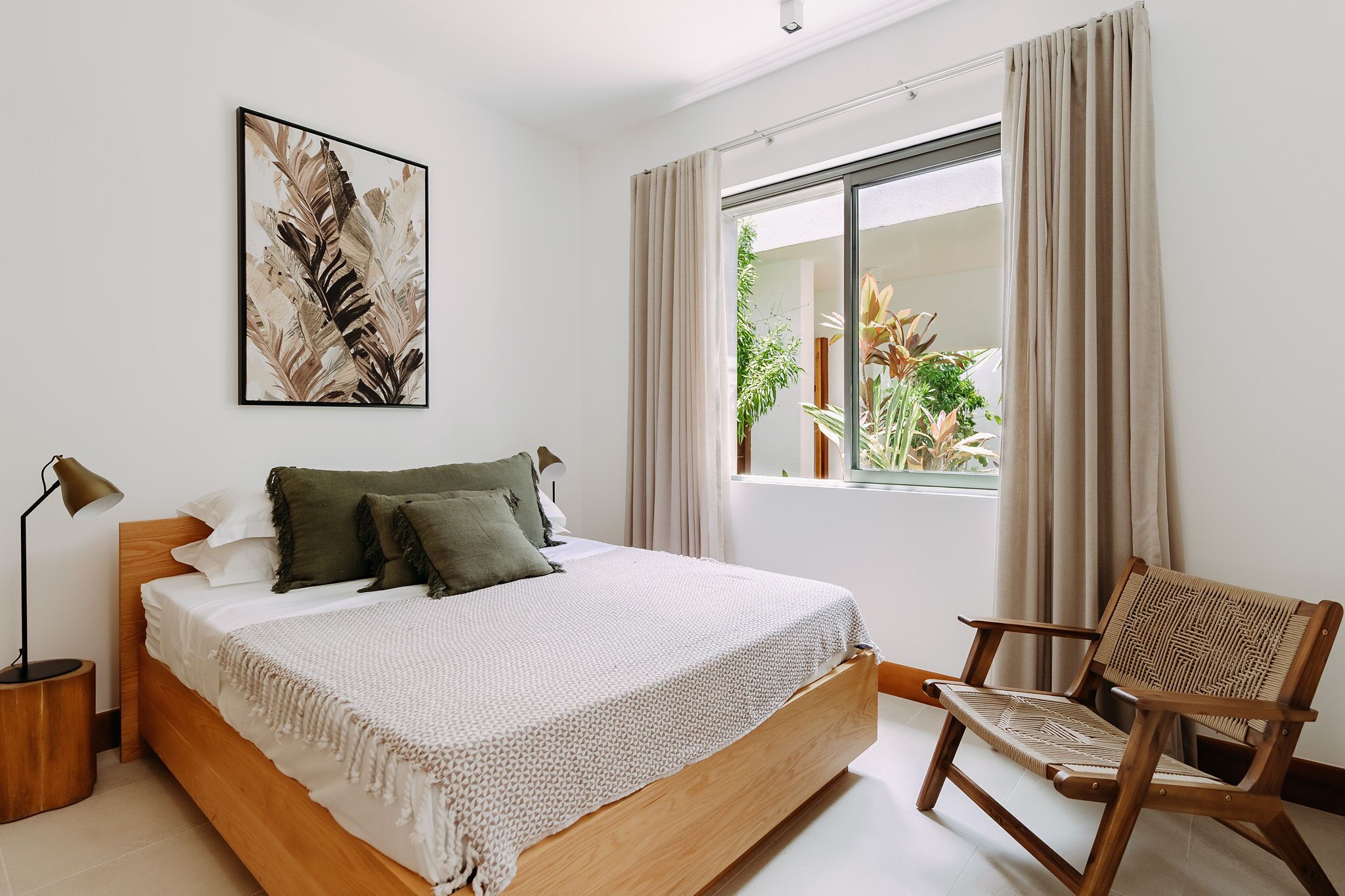 3 bedrooms, in-room safe, desk, free WiFi