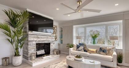 Waterfront 2BR/3BA Sag Harbor Village Rooftop Penthouse