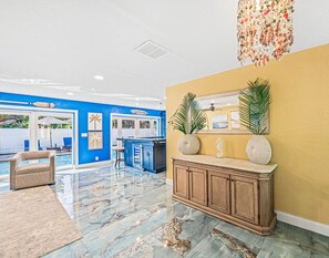 Interior - Singer Island Paradise 5 Mins Walk To Beach! Heated Saltwater Pool Chef kitchen (Riviera Beach)