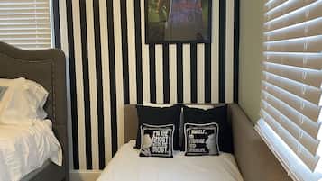 3 bedrooms, in-room safe, iron/ironing board, free WiFi