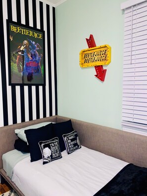 3 bedrooms, in-room safe, iron/ironing board, free WiFi