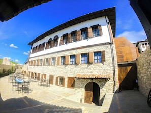 Front of property - BERAT CASTLE HOTEL (Berat)