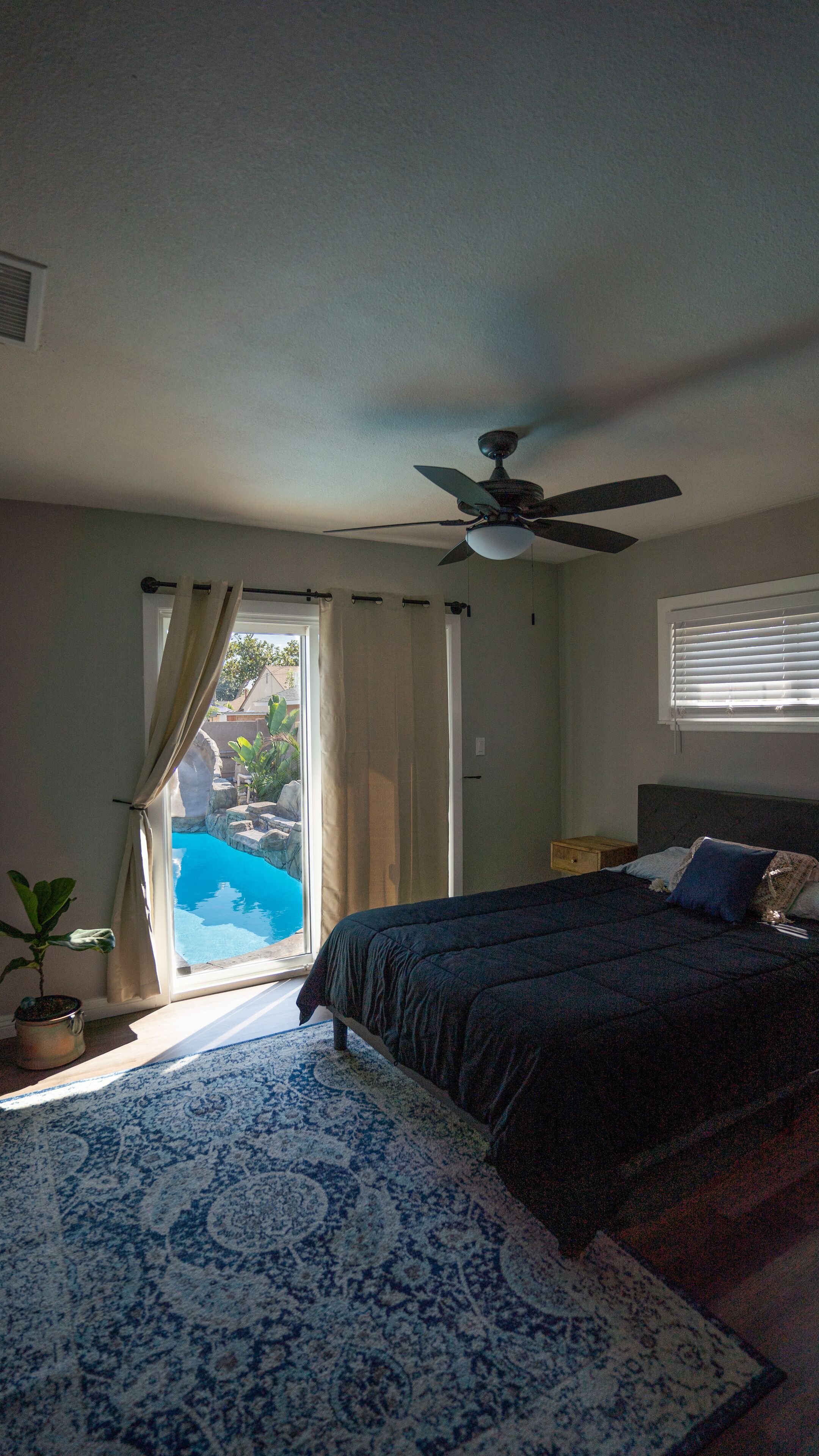 3 habitaciones, escritorio, tabla de planchar con plancha y wifi gratis 