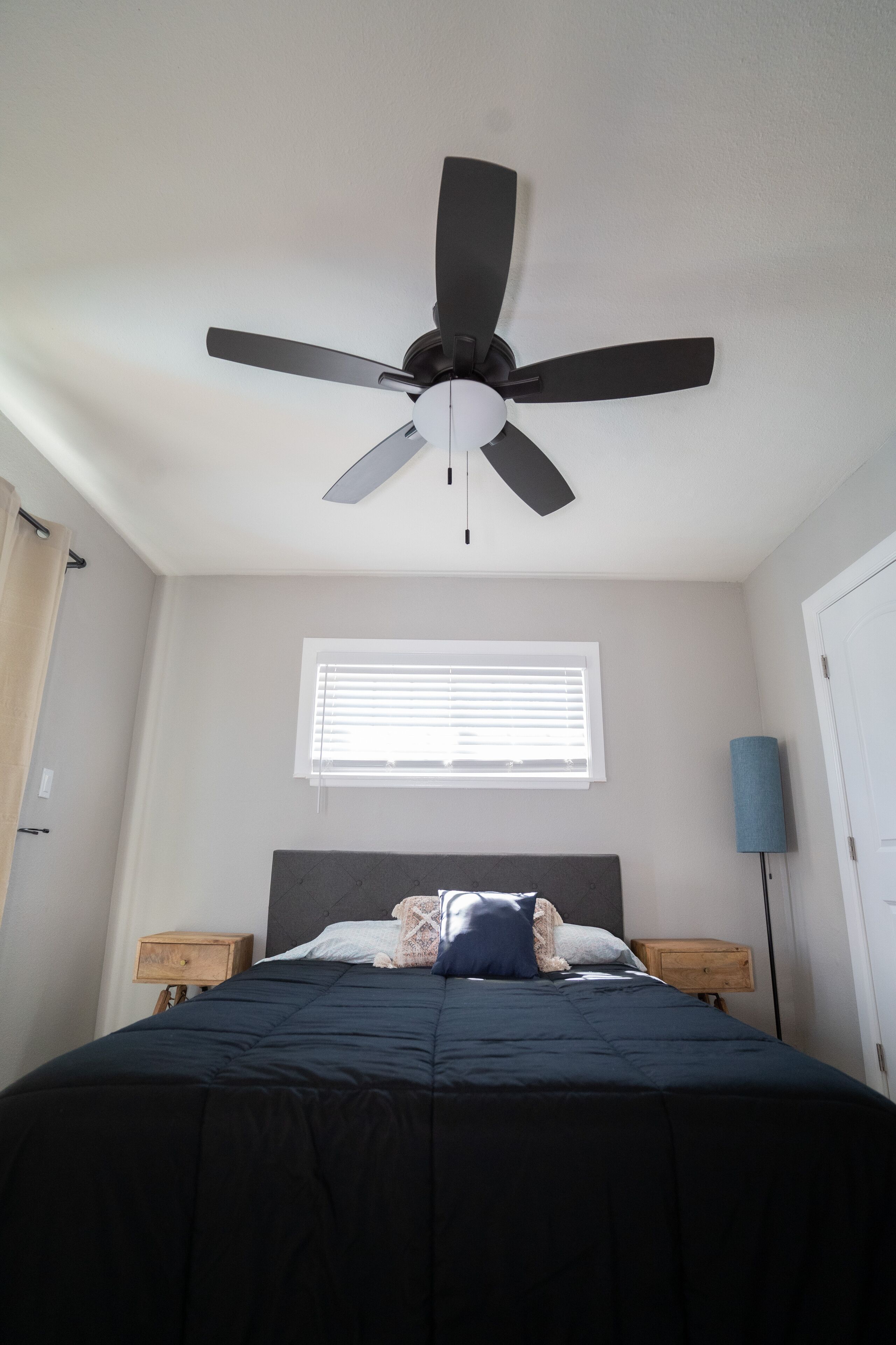 3 habitaciones, escritorio, tabla de planchar con plancha y wifi gratis 