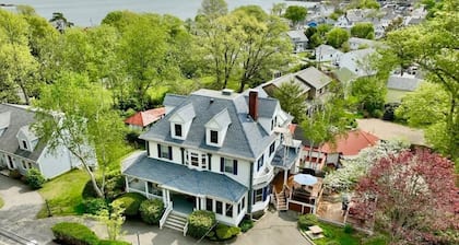 Experience Classic New England-walk to beach&shops