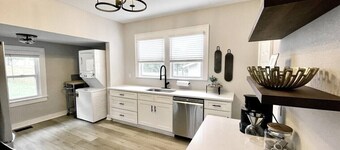 Sokno Bungalow ~ 2 min to Sokno Taco + Back Patio!