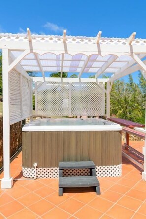 Outdoor spa tub - Sephina Villa St Lucia Island (Gros Islet)