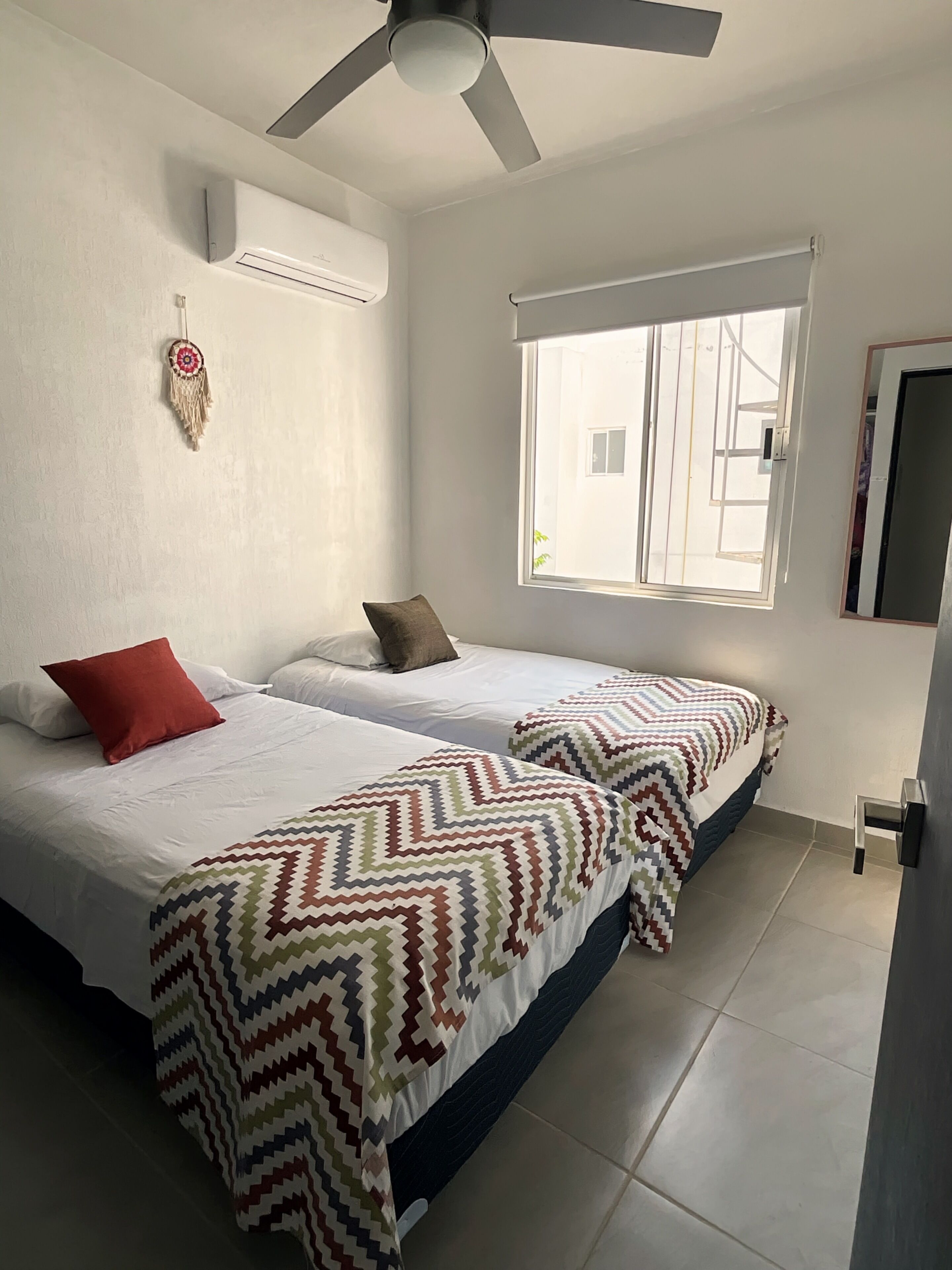 3 bedrooms, iron/ironing board, WiFi, bed sheets