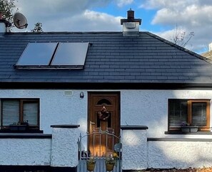 Exterior detail - River Cottage. Traditional Irish Cottage in Mullingar Ireland (Mullingar)