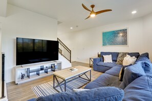 TV, video games, foosball, books - Rooftop Skyline Views! Family-Friendly Phoenix Gem (Phoenix)
