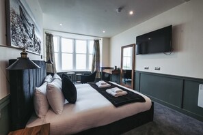 Comfort Double Room, Private Bathroom, Sea View | Iron/ironing board, free WiFi, bed sheets - The Royal Bar & Shaker (Morecambe)