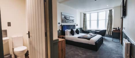 Iron/ironing board, free WiFi, bed sheets