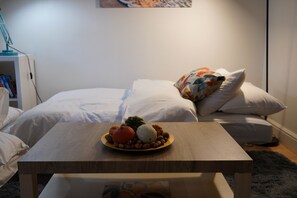 1 室のベッドルーム、アイロン / アイロン台、WiFi (無料)、ベッドシーツ