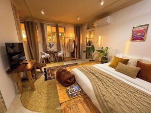 2 chambres, fer et planche à repasser, Wi-Fi, draps fournis