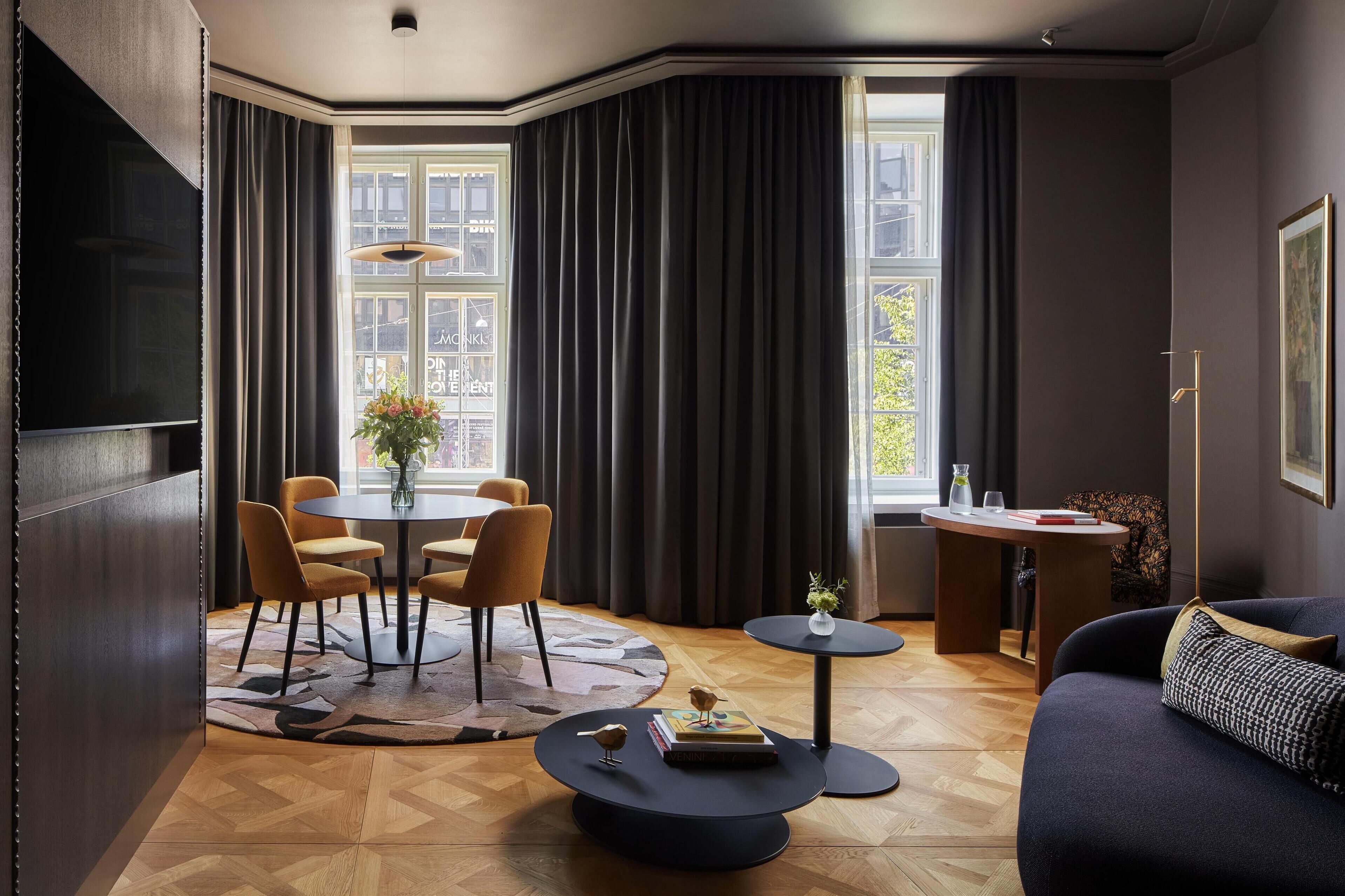 Premium bedding, minibar, in-room safe, desk